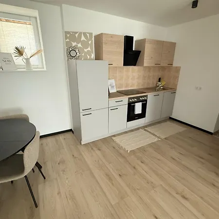 Apartamento Place2stay Gloggnitz2 *