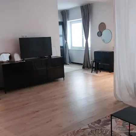 Place2stay Gloggnitz2 Appartement *