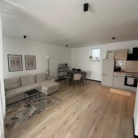 Place2stay Gloggnitz2 *